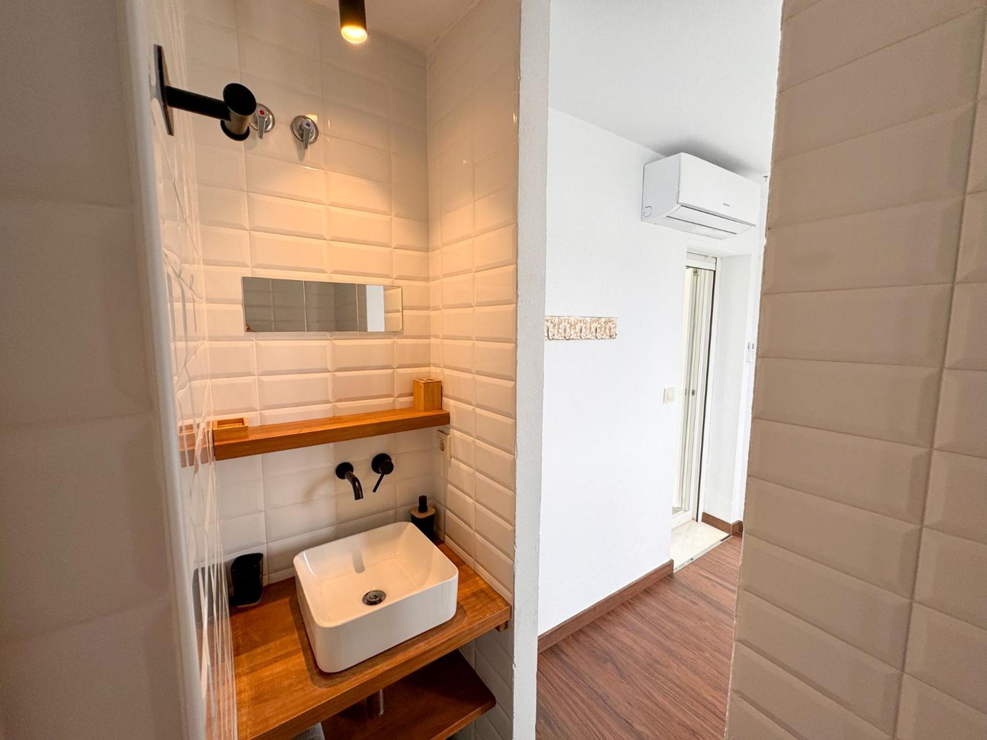 Cozy House - Sun, Parking, Wifi, Pool *